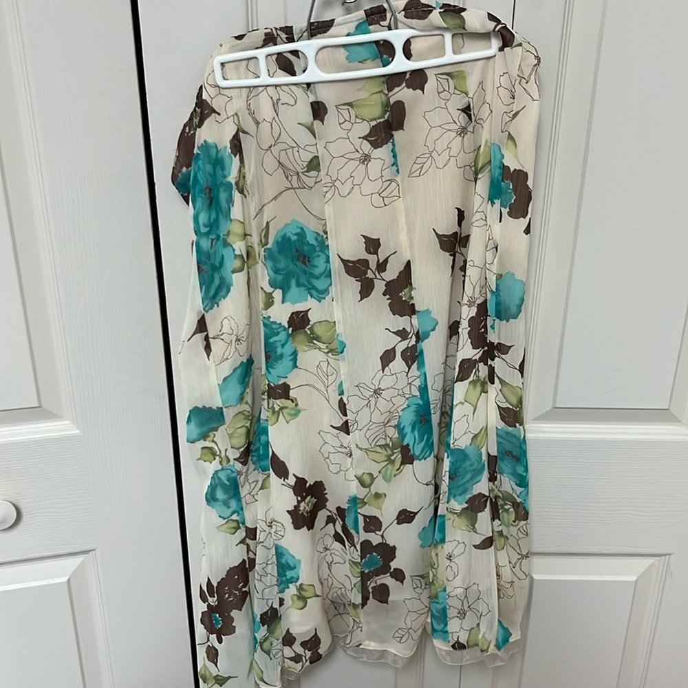 RQT midi skirt 12. Excellent preowned condition, no flaws.
